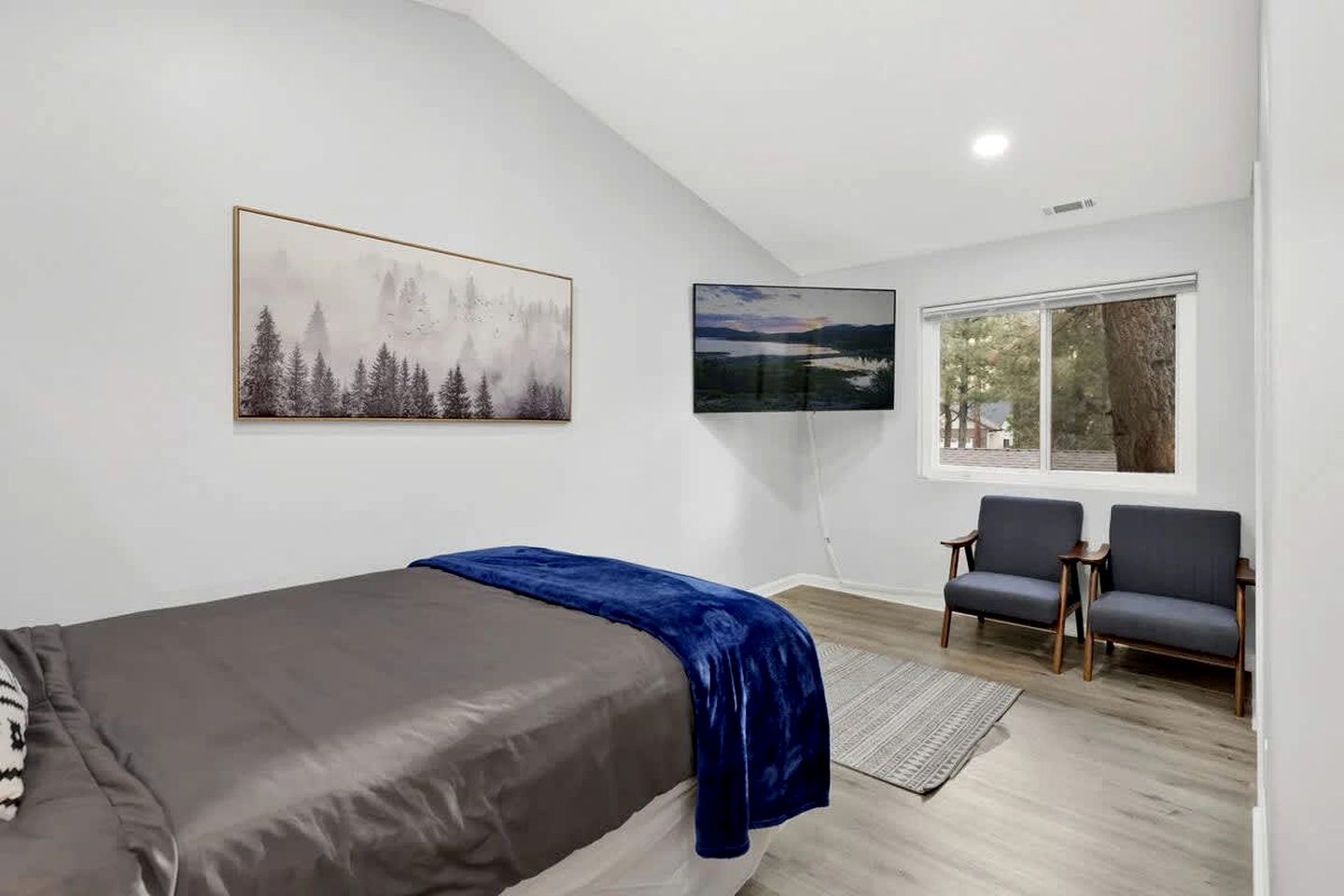 Spacious Mountain Cabin with Hot Tub, Sauna & Play Area Near Big Bear Lake, California