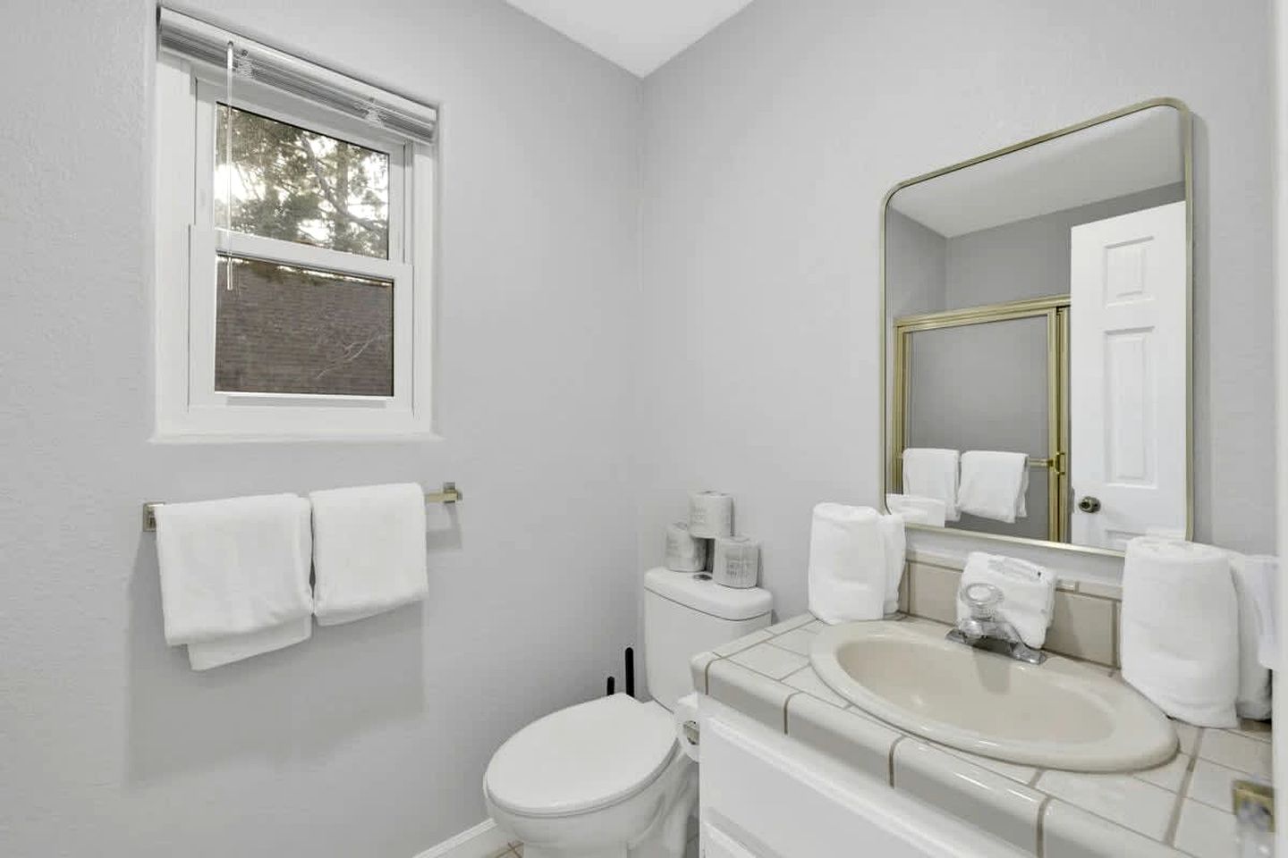 Spacious Mountain Cabin with Hot Tub, Sauna & Play Area Near Big Bear Lake, California