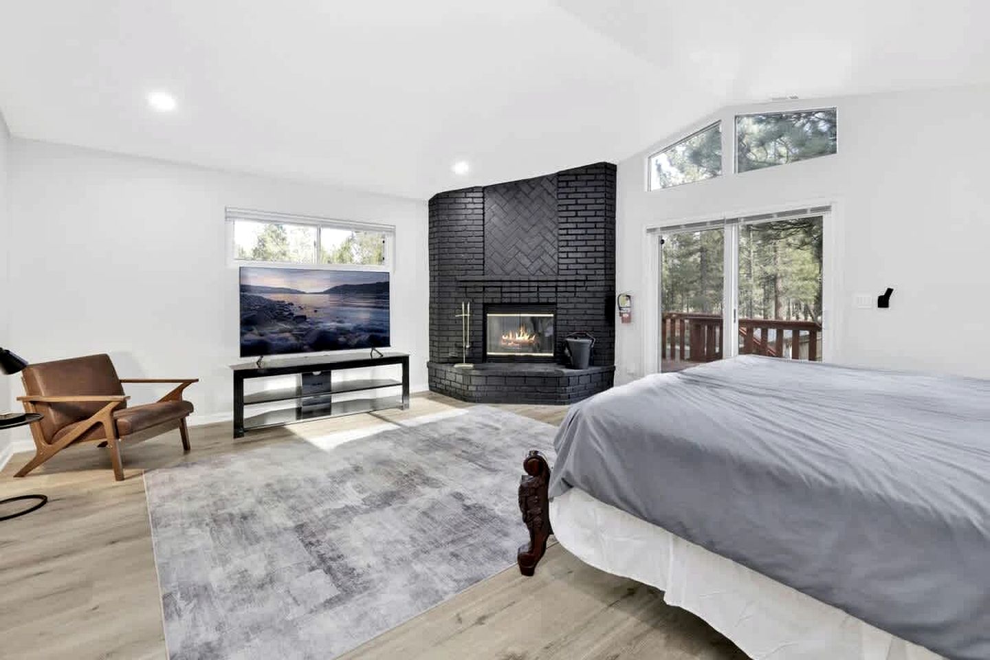 Spacious Mountain Cabin with Hot Tub, Sauna & Play Area Near Big Bear Lake, California