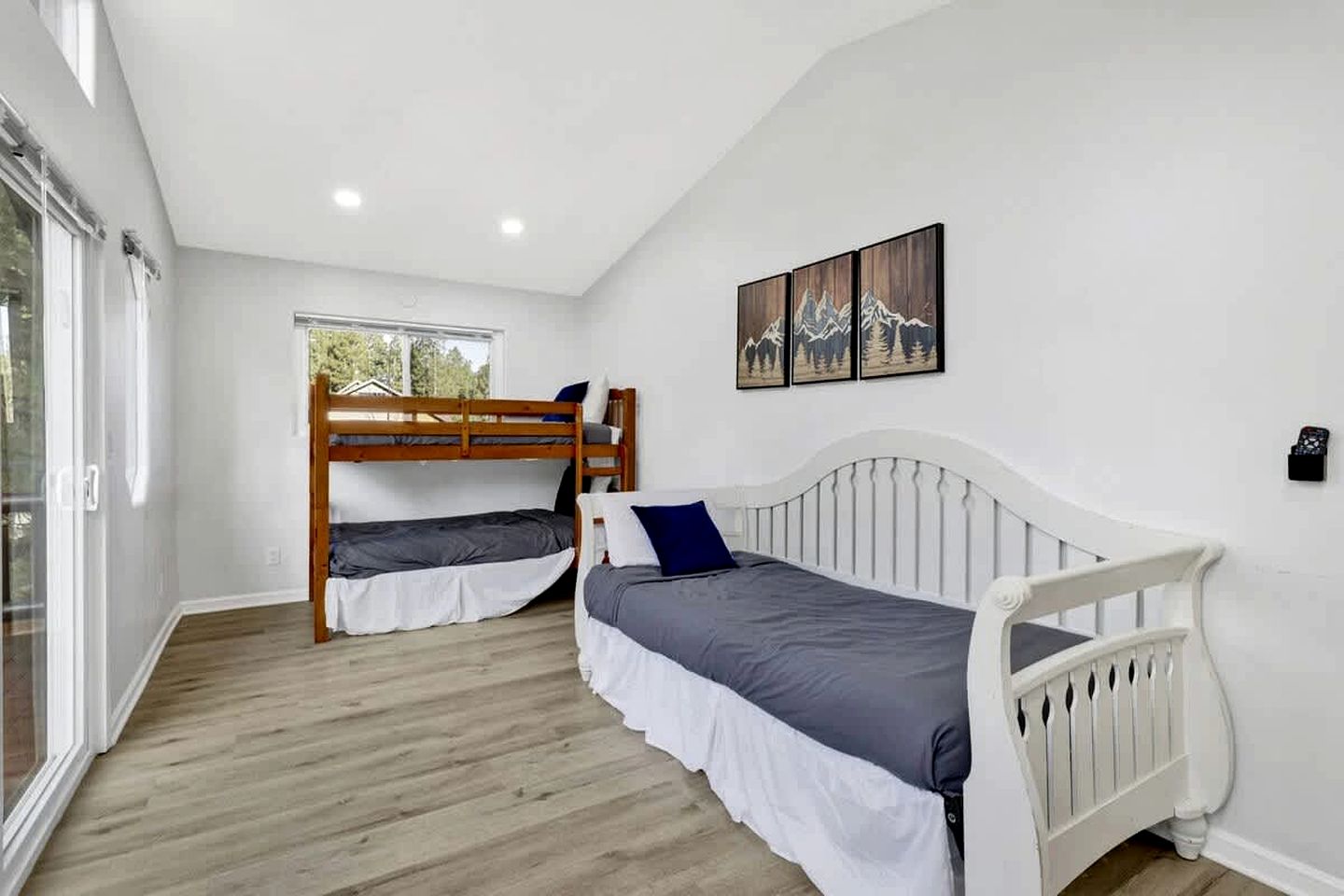 Spacious Mountain Cabin with Hot Tub, Sauna & Play Area Near Big Bear Lake, California