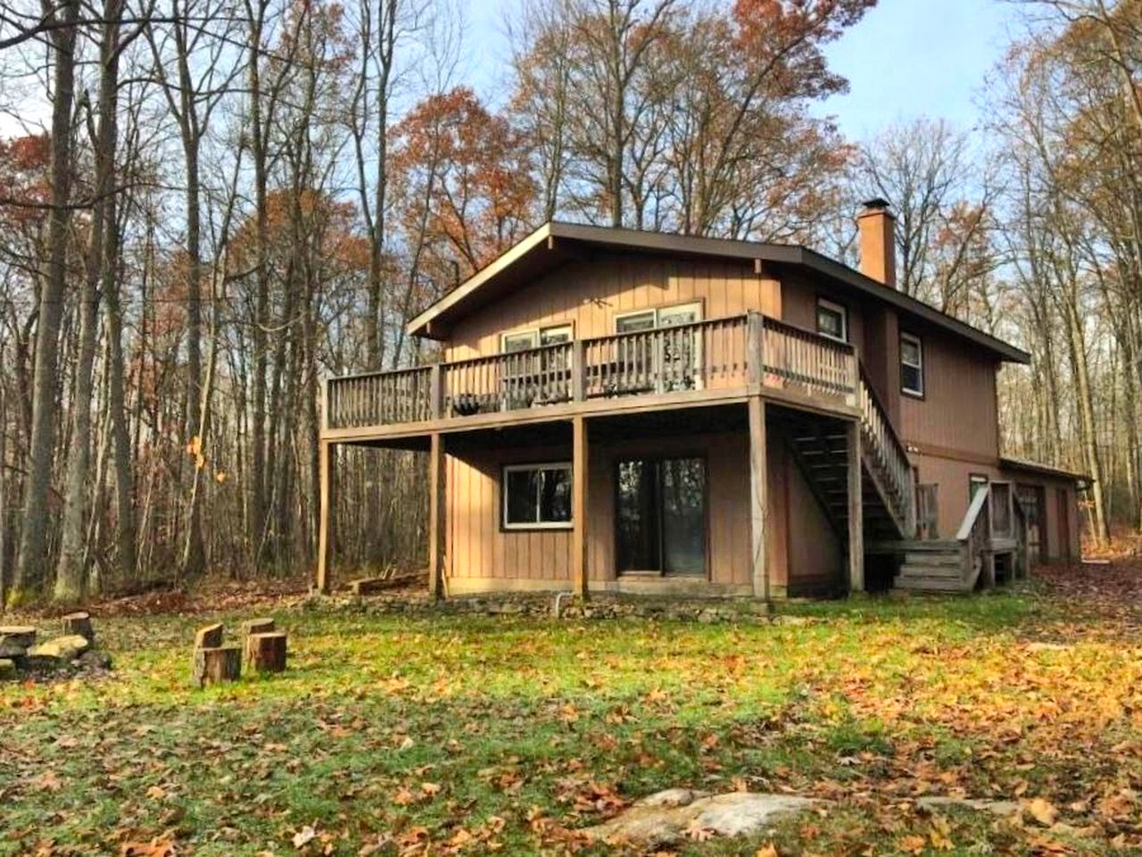 Spacious Mountain Cabin with a Fire Pit near Deep Creek Lake in Maryland