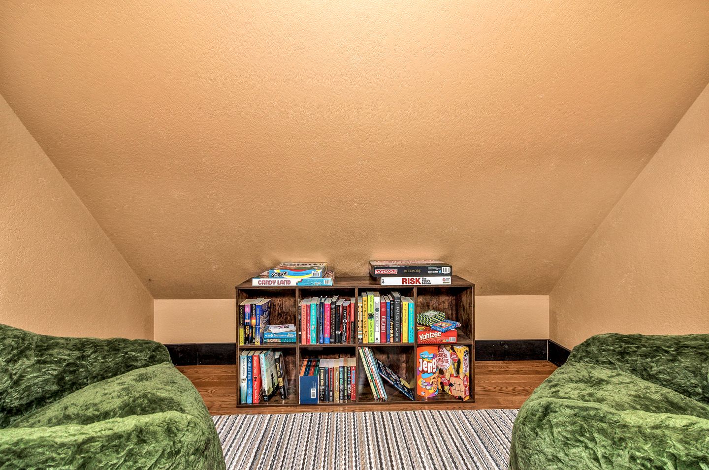 Spacious Mountain Retreat with Bonus Game Room Near Asheville, Barnardsville, NC