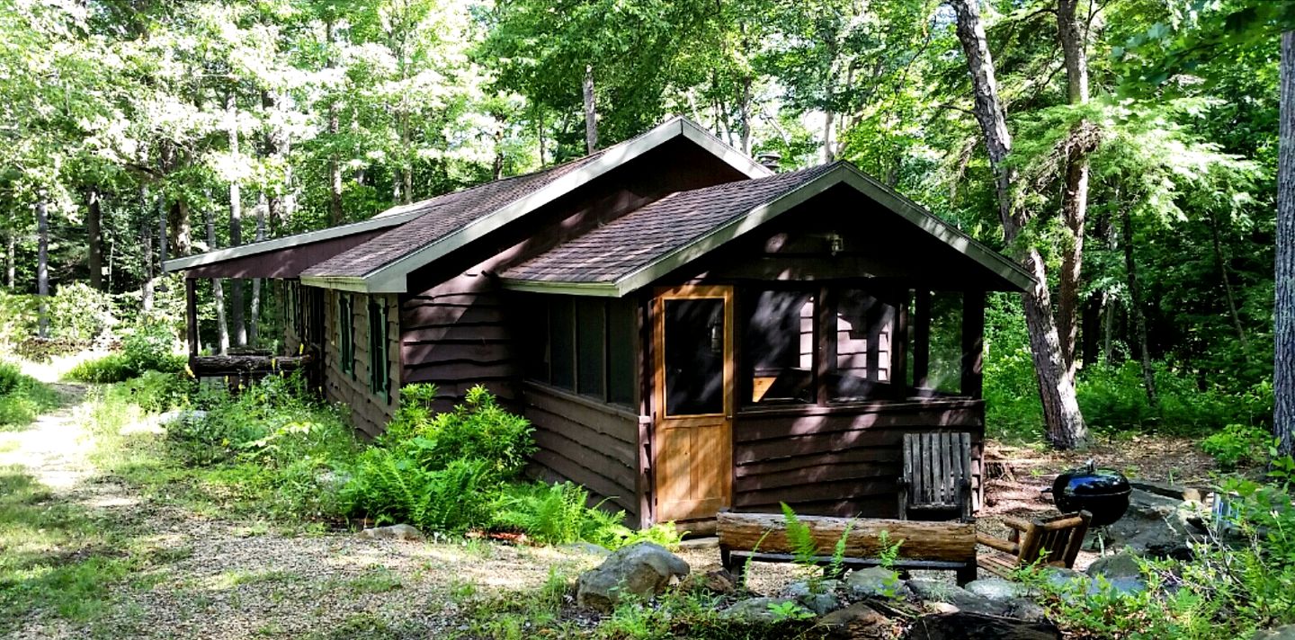 Spacious New England Family Cabin Rental in Pittsfield, New Hampshire