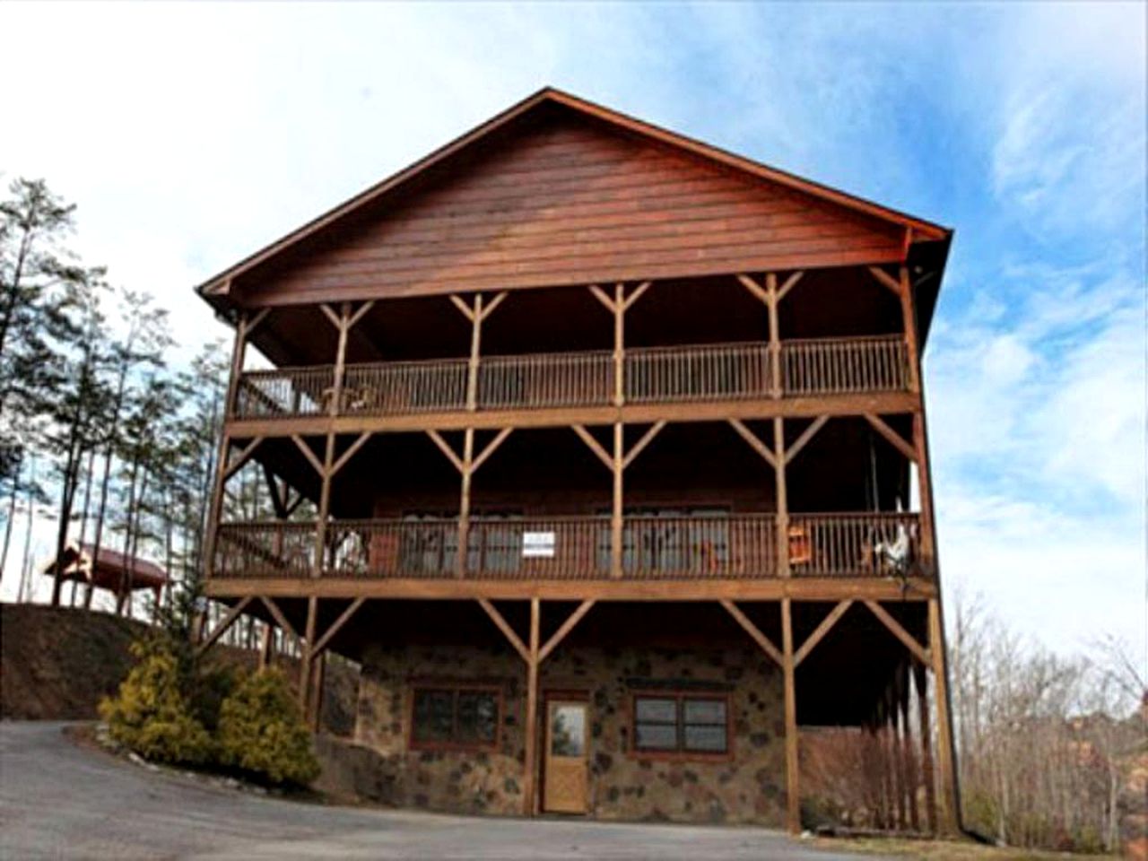 Spacious Cabin in Sevierville, for Relaxing Tennessee Getaways with the Family