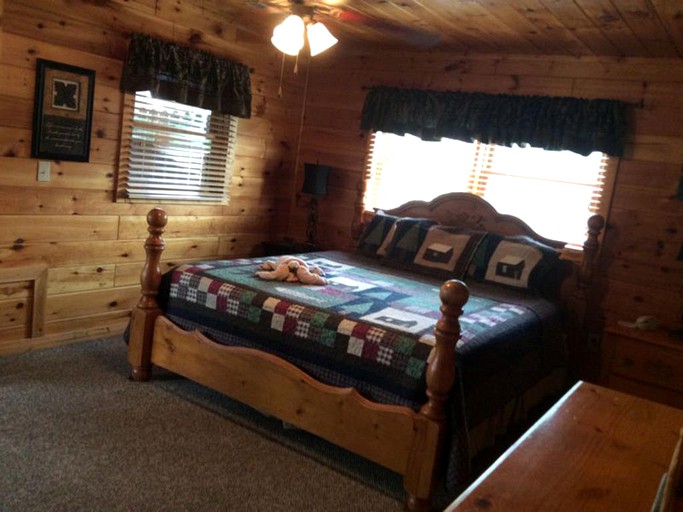 Floating Homes (United States of America, Sevierville, Tennessee)