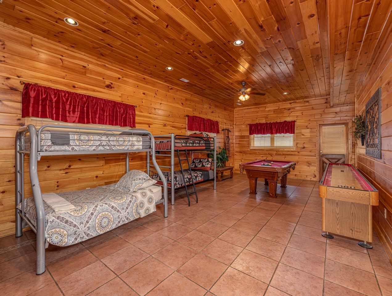 Spacious Cabin in Sevierville, for Relaxing Tennessee Getaways with the Family