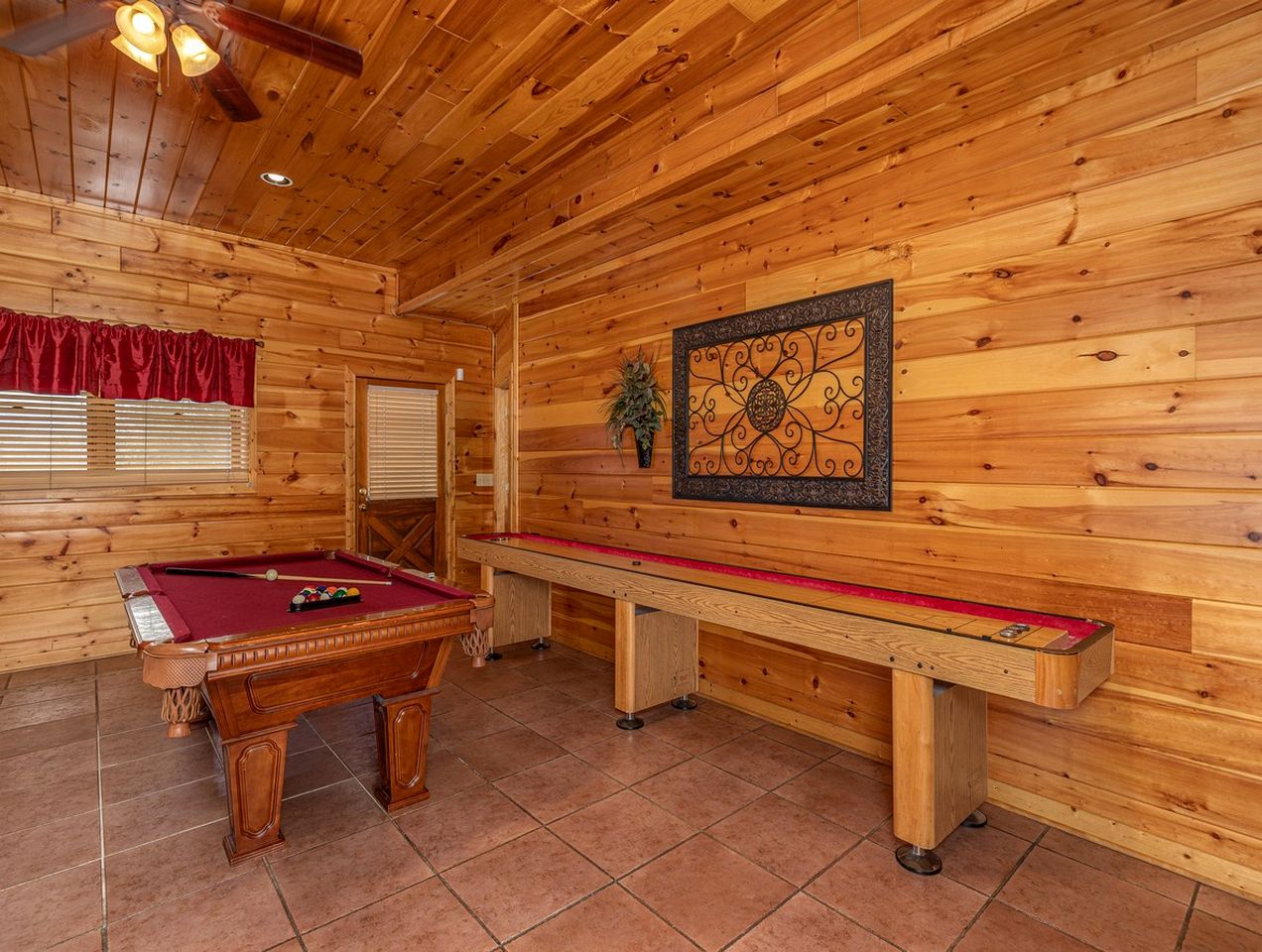 Spacious Cabin in Sevierville, for Relaxing Tennessee Getaways with the Family
