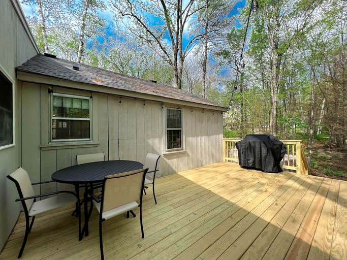 Spacious Pet-Friendly Cabin in North Conway, New Hampshire