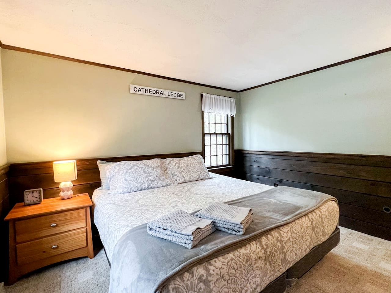 Spacious Pet-Friendly Cabin in North Conway, New Hampshire