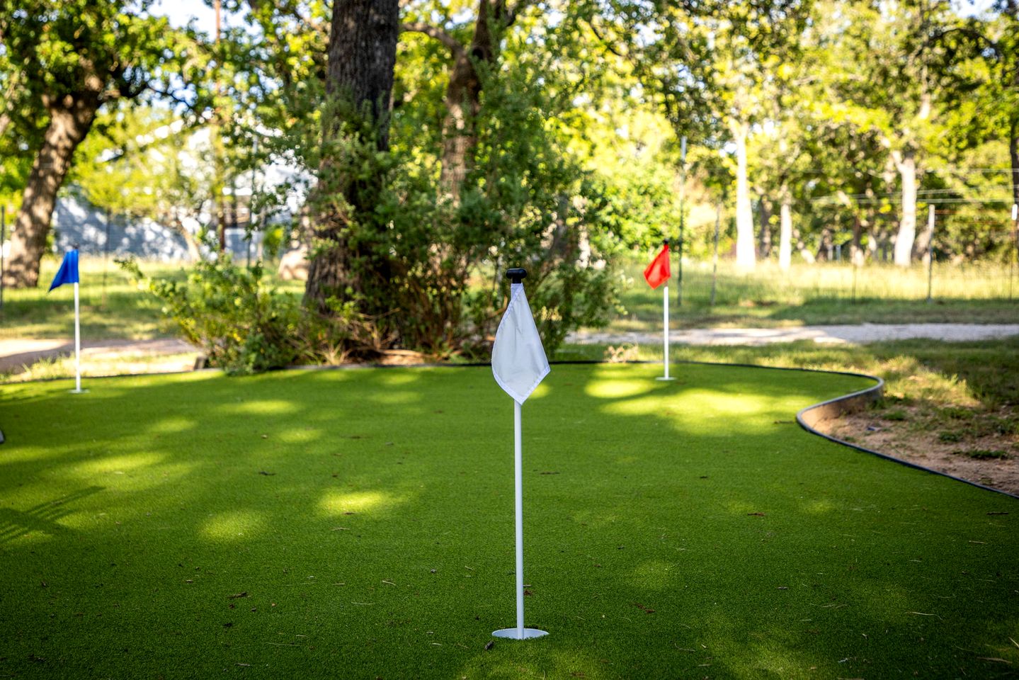 Spacious and Pet Friendly Log Cabin for Sixteen Guests in Fredericksburg, Texas