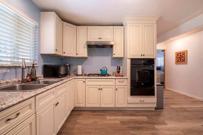 Cabins (United States of America, Big Flat, California)