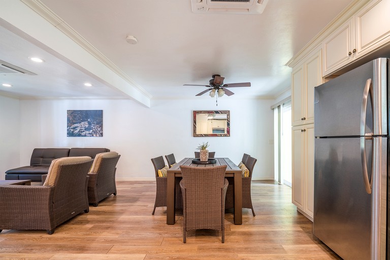 Cabins (United States of America, Big Flat, California)