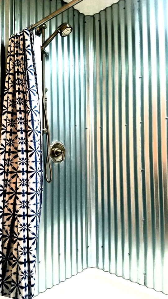 Spacious and Pet-Friendly Sunny Yellow Cabin for a Wonderful Escape by the Trinity River in California