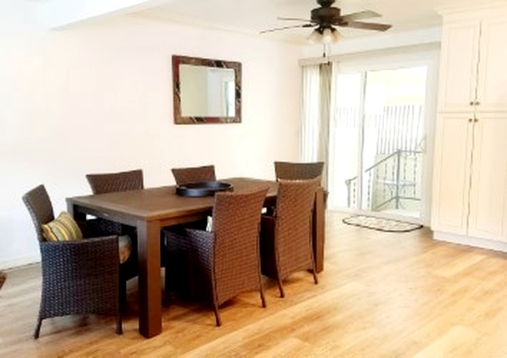 Cabins (United States of America, Big Flat, California)