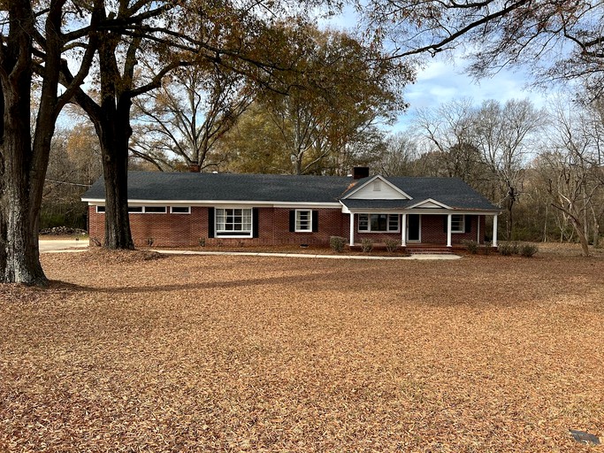 Family-Friendly Cottage with Pool Table and Fire Pit in Indian Trail, North Carolina