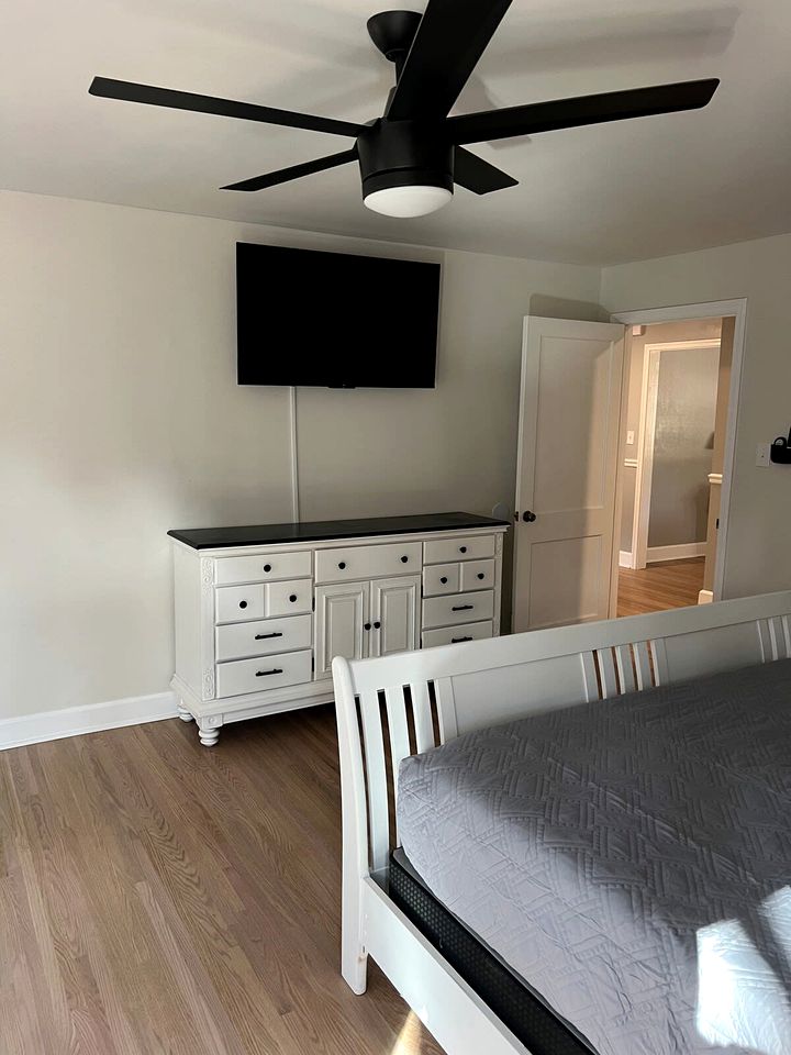 Family-Friendly Cottage with Pool Table and Fire Pit in Indian Trail, North Carolina