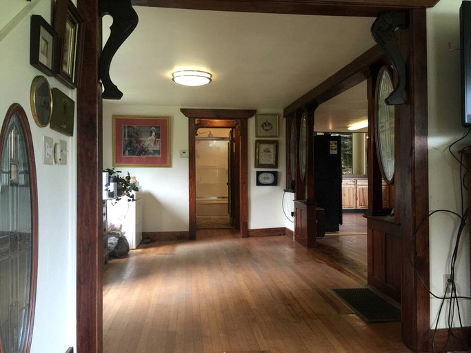 Relaxing Red Falls Retreat, Cabins, Prattsville, United States of