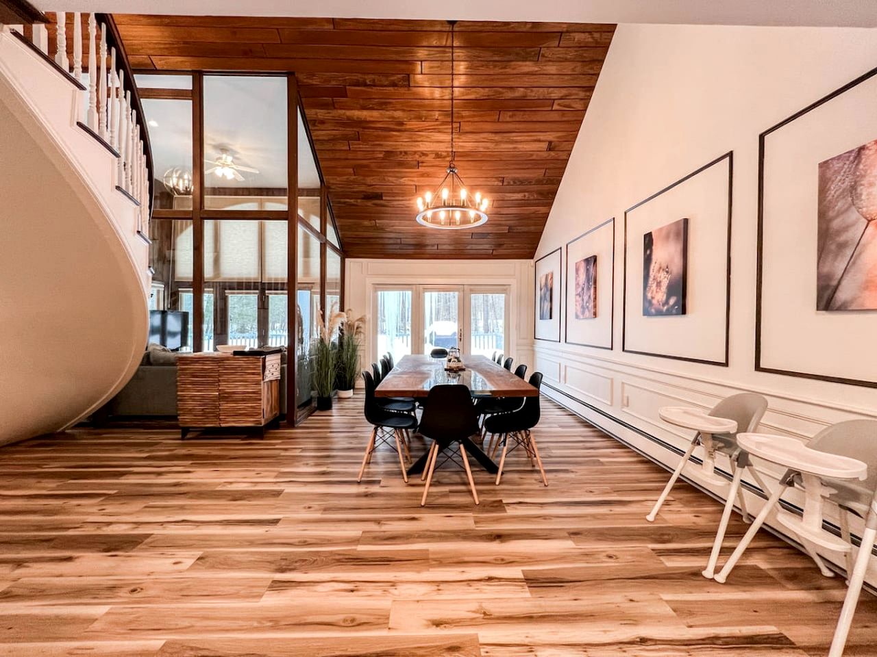 Spacious Riverfront Villa with Swimming Pool and Game Room in Bartlett, New Hampshire