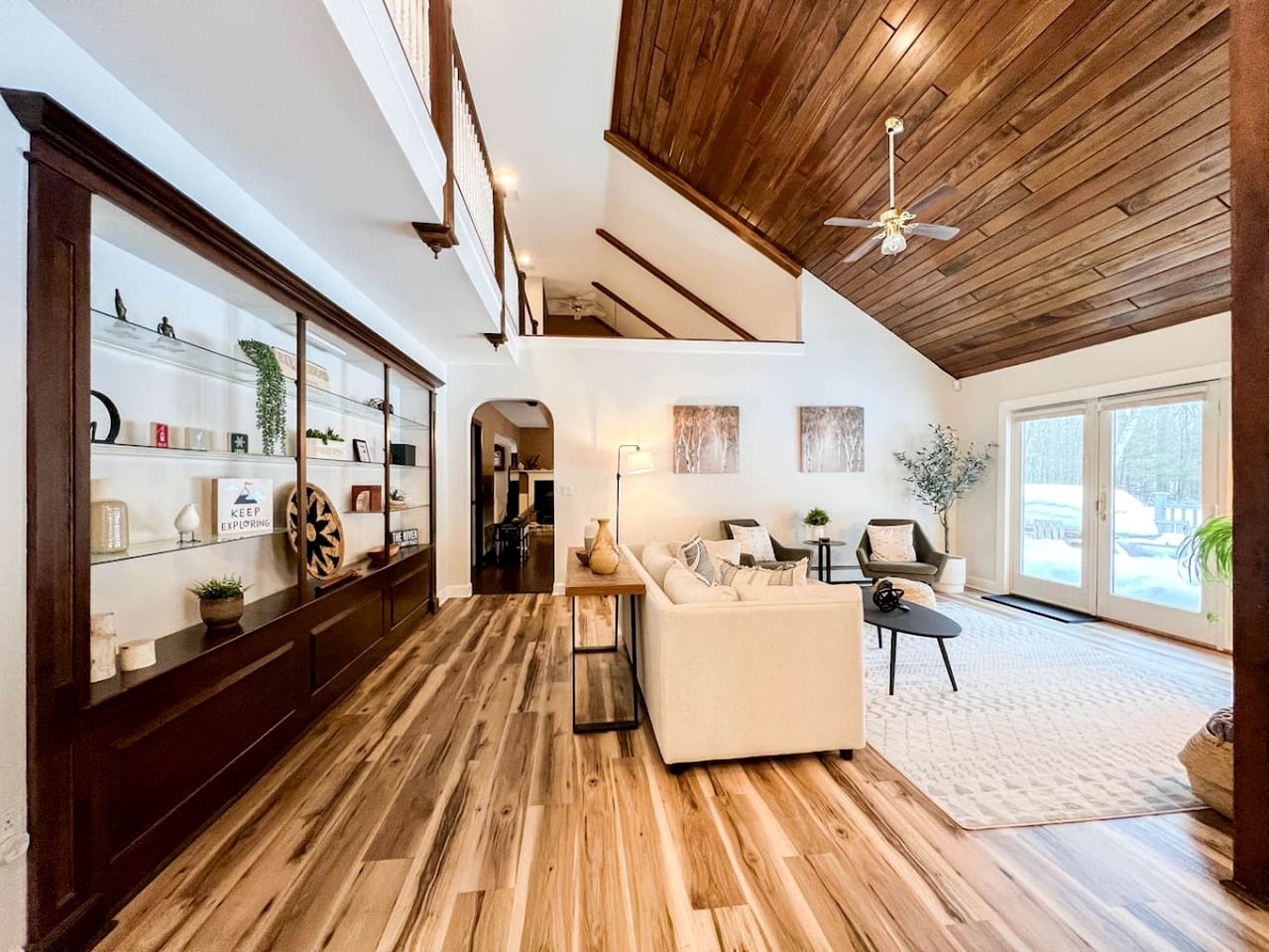 Spacious Riverfront Villa with Swimming Pool and Game Room in Bartlett, New Hampshire