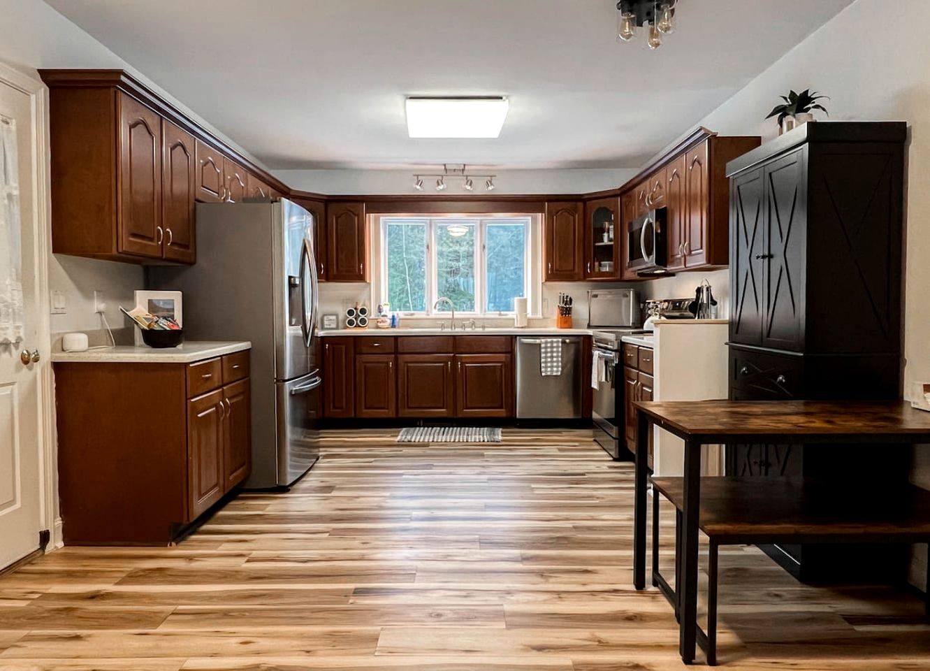 Spacious Riverfront Villa with Swimming Pool and Game Room in Bartlett, New Hampshire