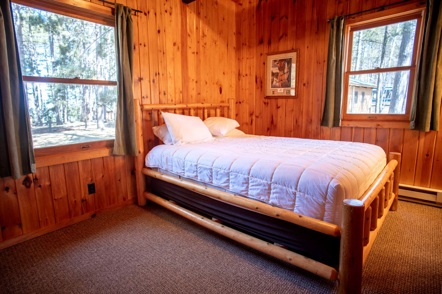 Spacious Rustic Cabin with Vaulted Ceilings, Full Kitchen, Fireplace & Large Deck Near Babbitt, Minnesota