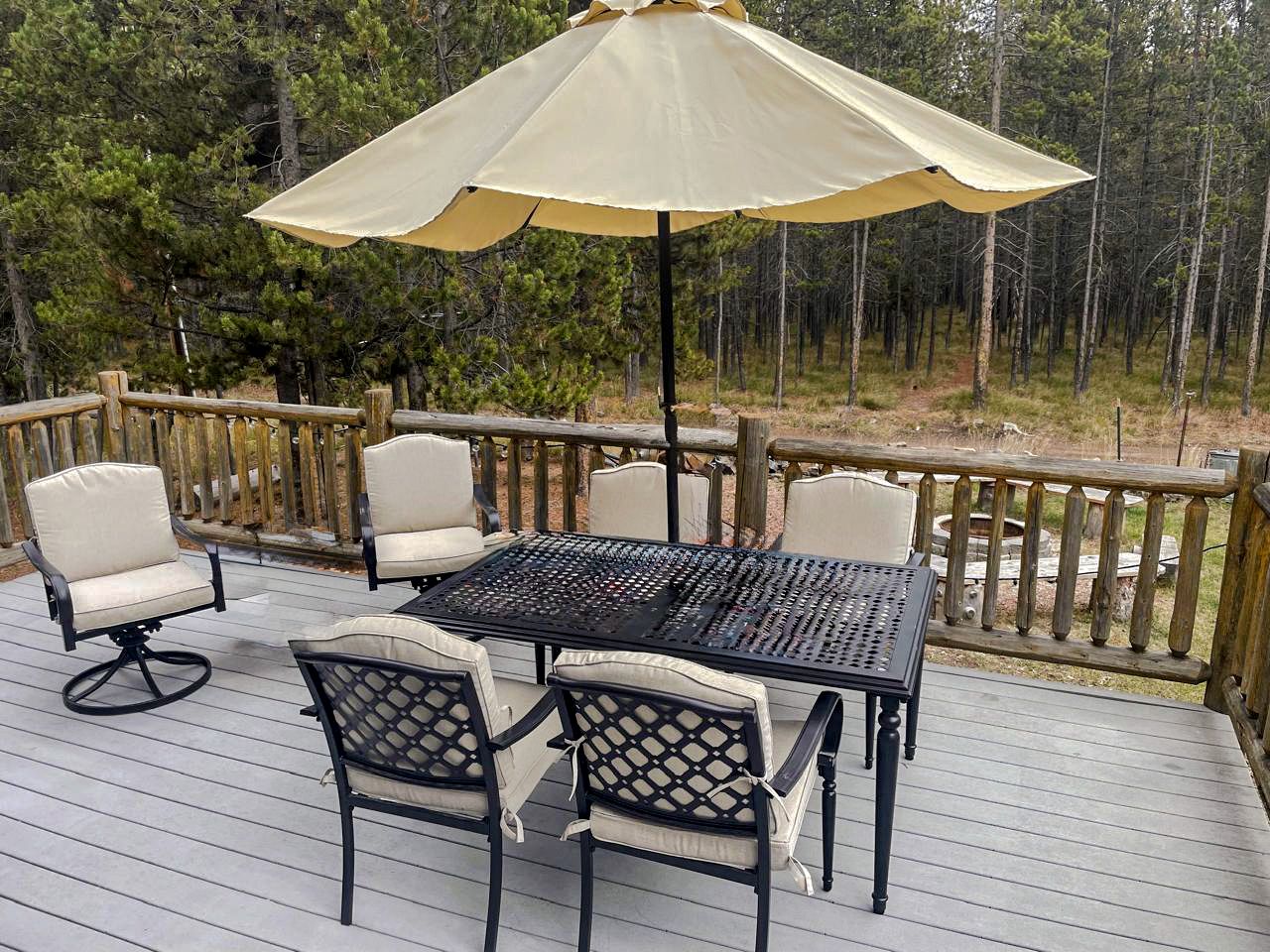 Spacious Secluded Cabin in Island Park, Idaho
