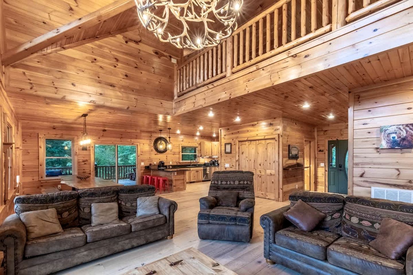 Spacious Smoky Mountain Cabin with Hot Tub & Game Room near Waynesville, NC
