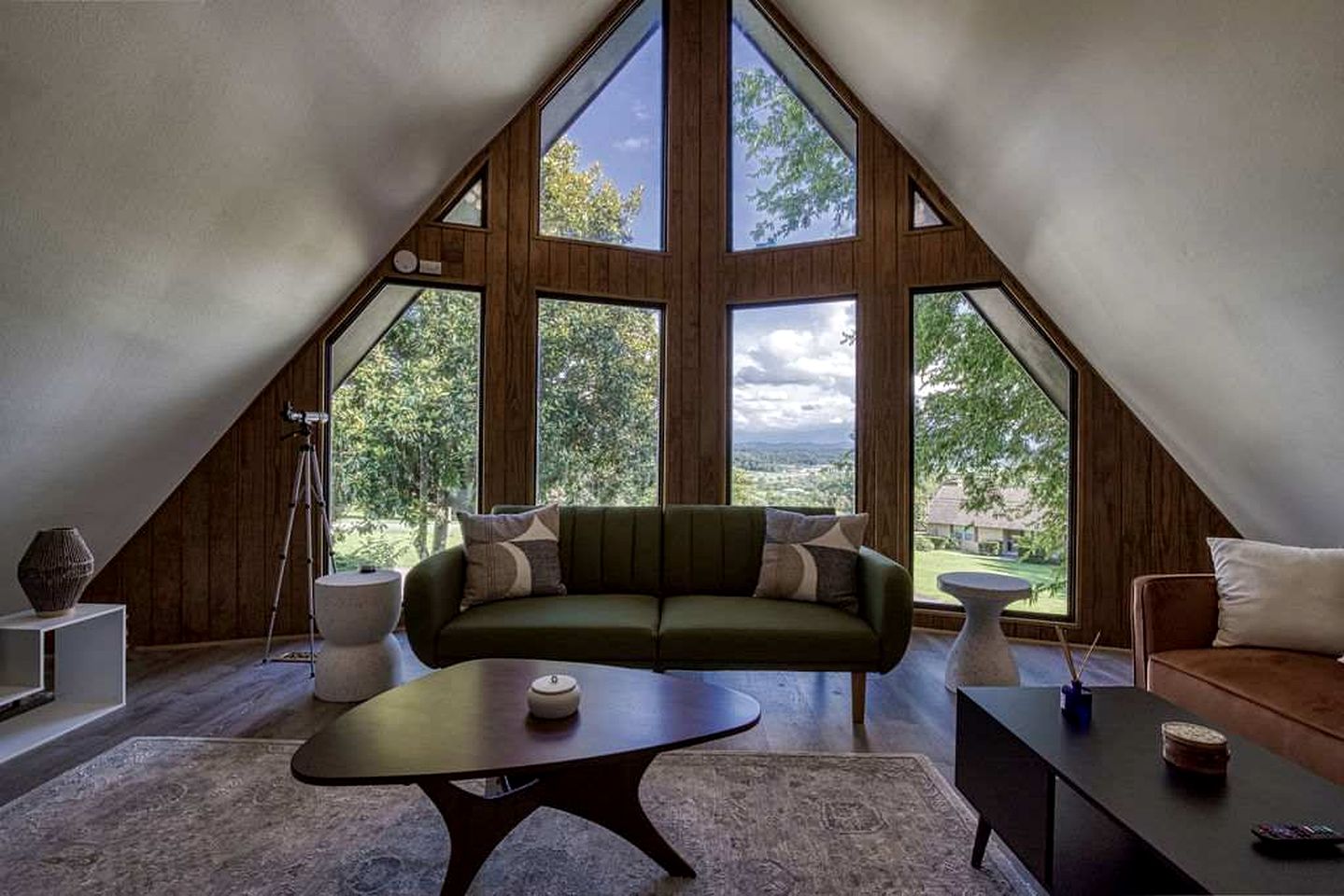 Spacious Smoky Mountain Cabin with RV Parking, Hot Tub & Game Room near Soaky Mountain Water Park in Sevierville, TN