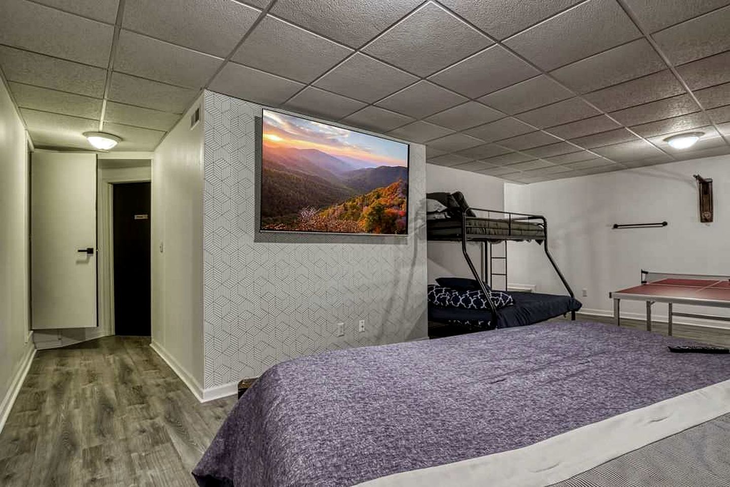 Spacious Smoky Mountain Cabin with RV Parking, Hot Tub & Game Room near Soaky Mountain Water Park in Sevierville, TN