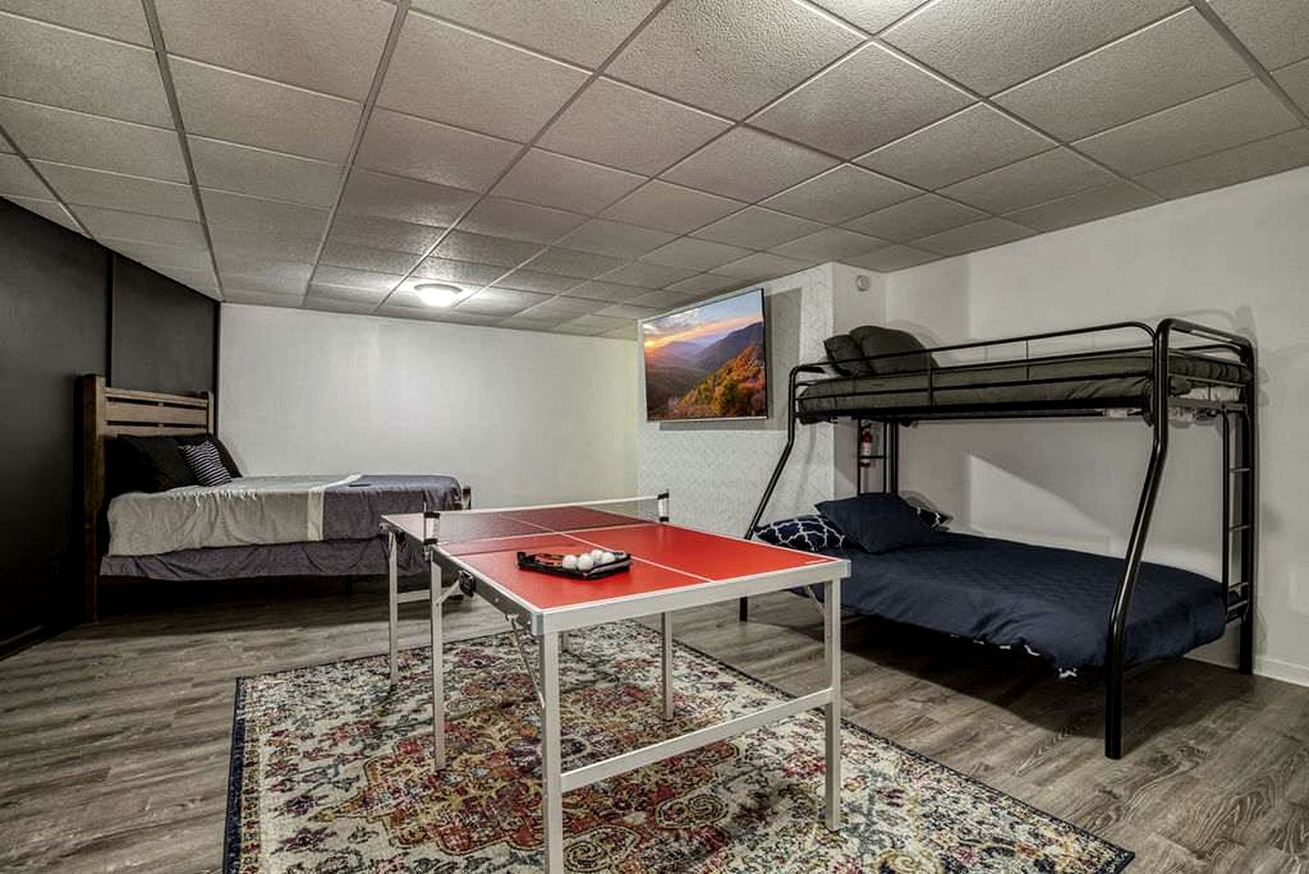 Spacious Smoky Mountain Cabin with RV Parking, Hot Tub & Game Room near Soaky Mountain Water Park in Sevierville, TN