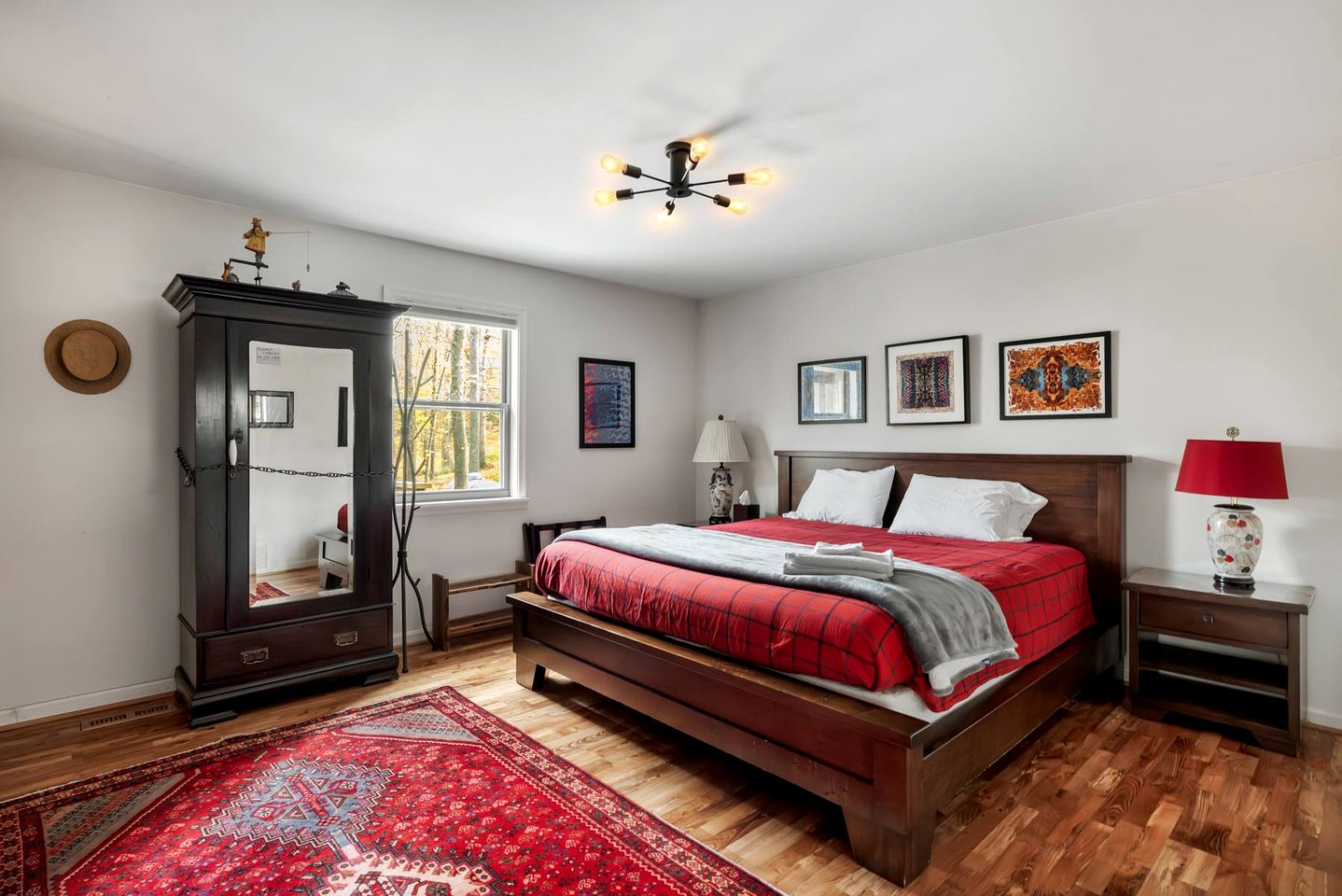 Awesome Wooden Cabin with Fire Pit in Great Cacapon, West Virginia