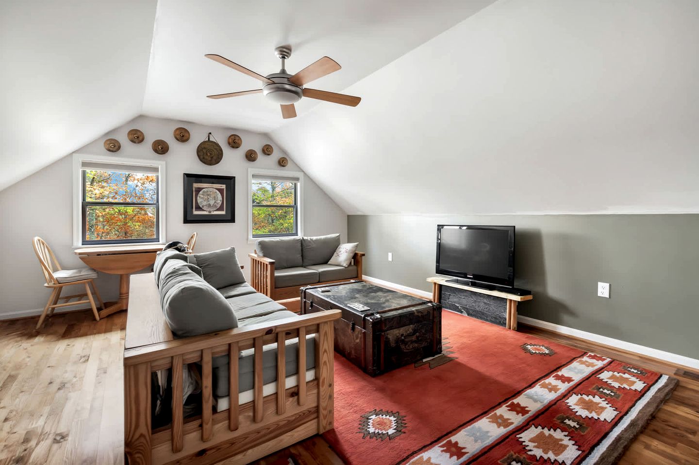 Awesome Wooden Cabin with Fire Pit in Great Cacapon, West Virginia