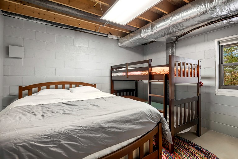 Cabins (United States of America, Great Cacapon, West Virginia)