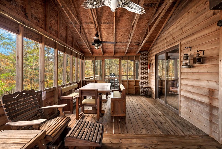 Cabins (United States of America, Great Cacapon, West Virginia)