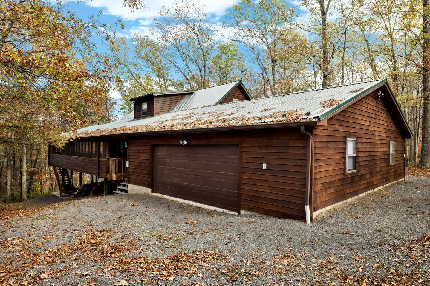 Awesome Wooden Cabin with Fire Pit in Great Cacapon, West Virginia