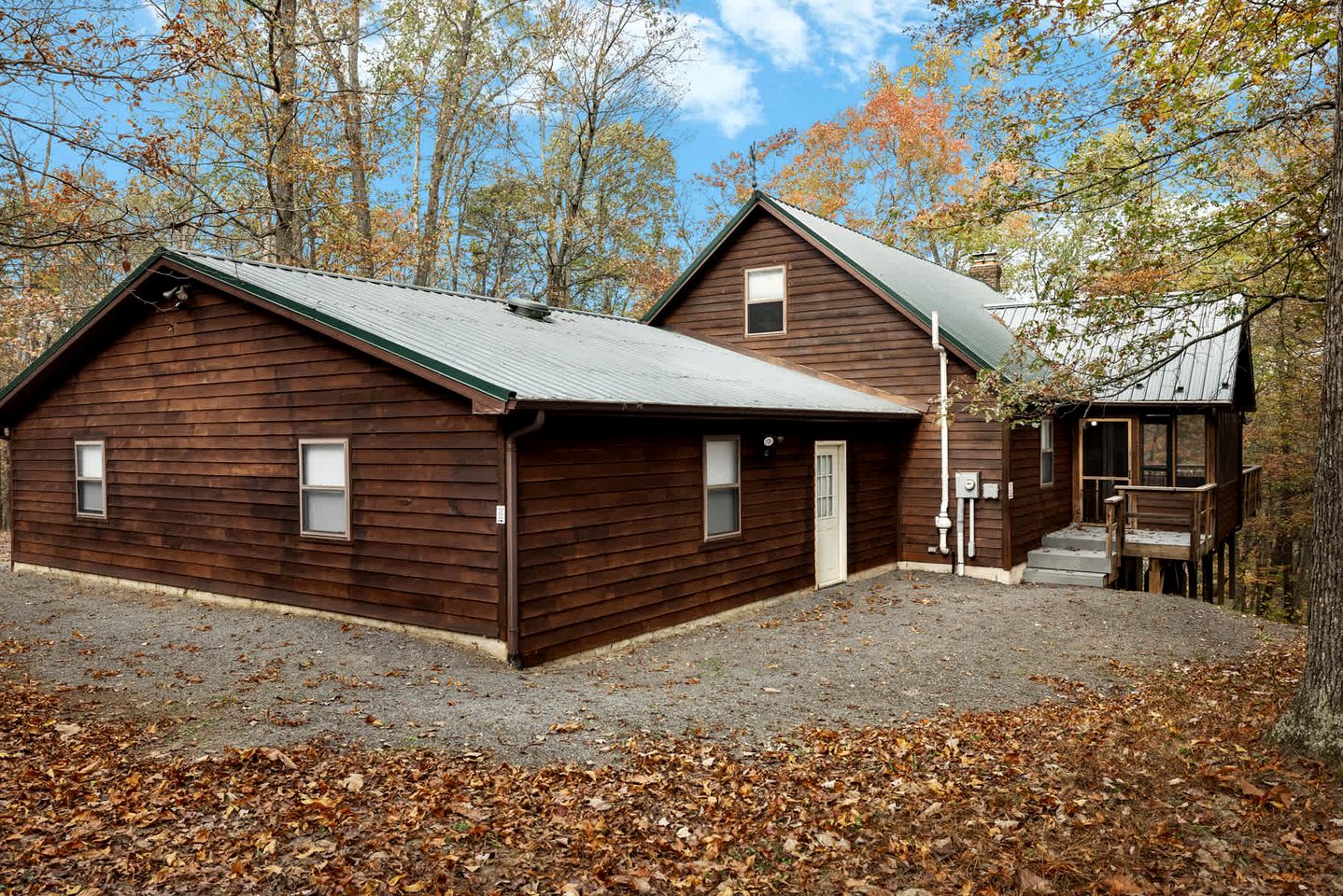 Awesome Wooden Cabin with Fire Pit in Great Cacapon, West Virginia