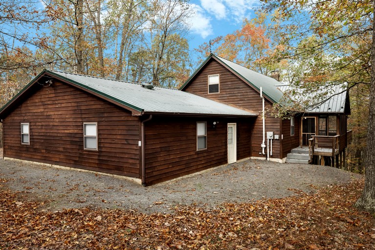 Cabins (United States of America, Great Cacapon, West Virginia)
