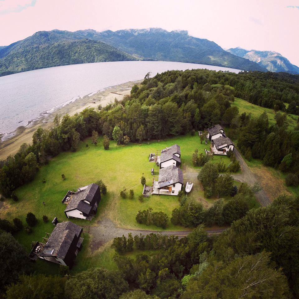 Spacious Wood Cabins on the Renowned Patagonia Mountain Range