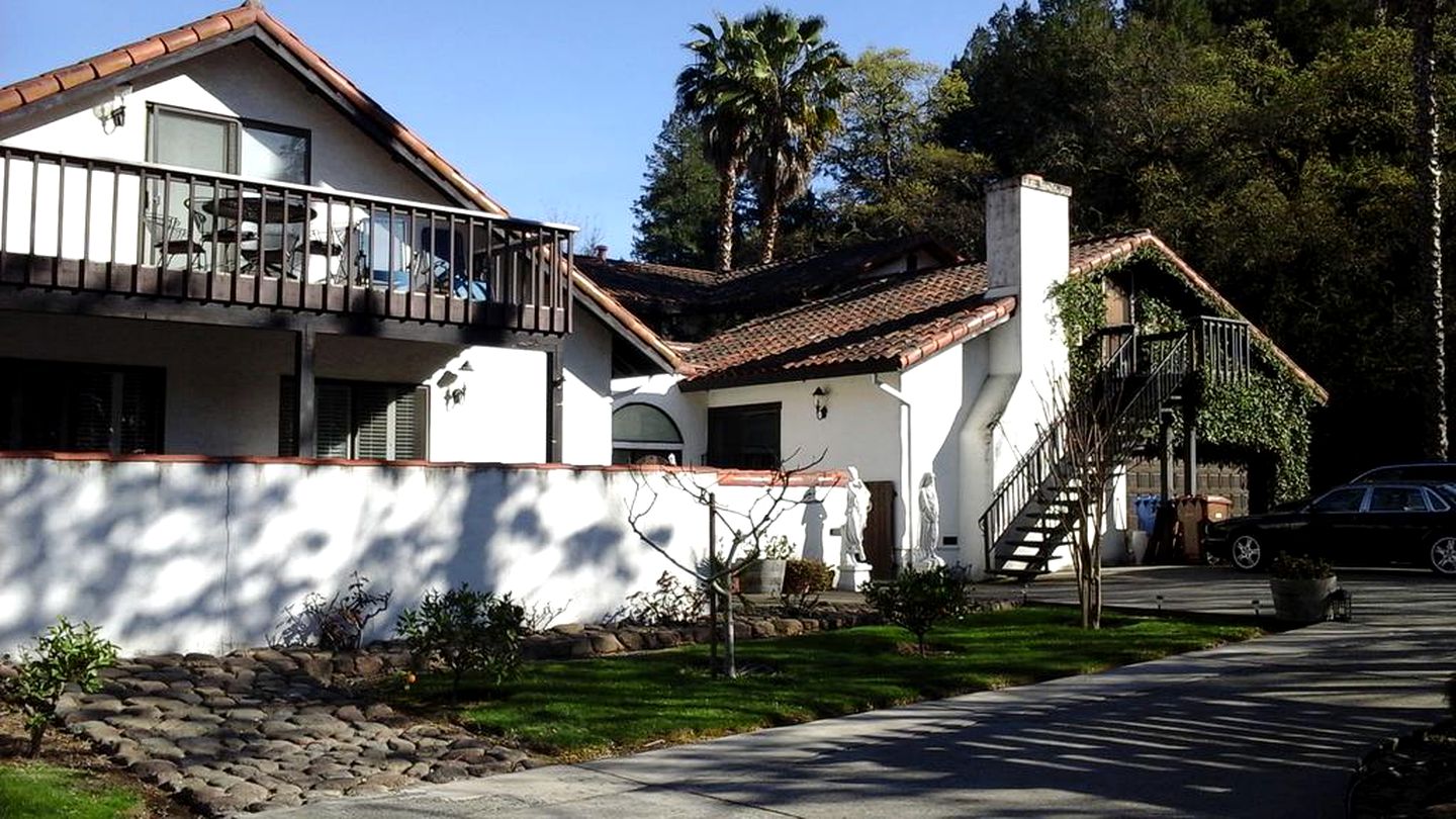 Romantic Getaway in a Spanish Villa in the Heart of Napa Valley, California