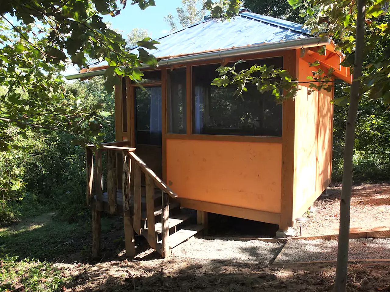 Relaxing Tiny Cabin on Organic Farm near Asheville, North Carolina