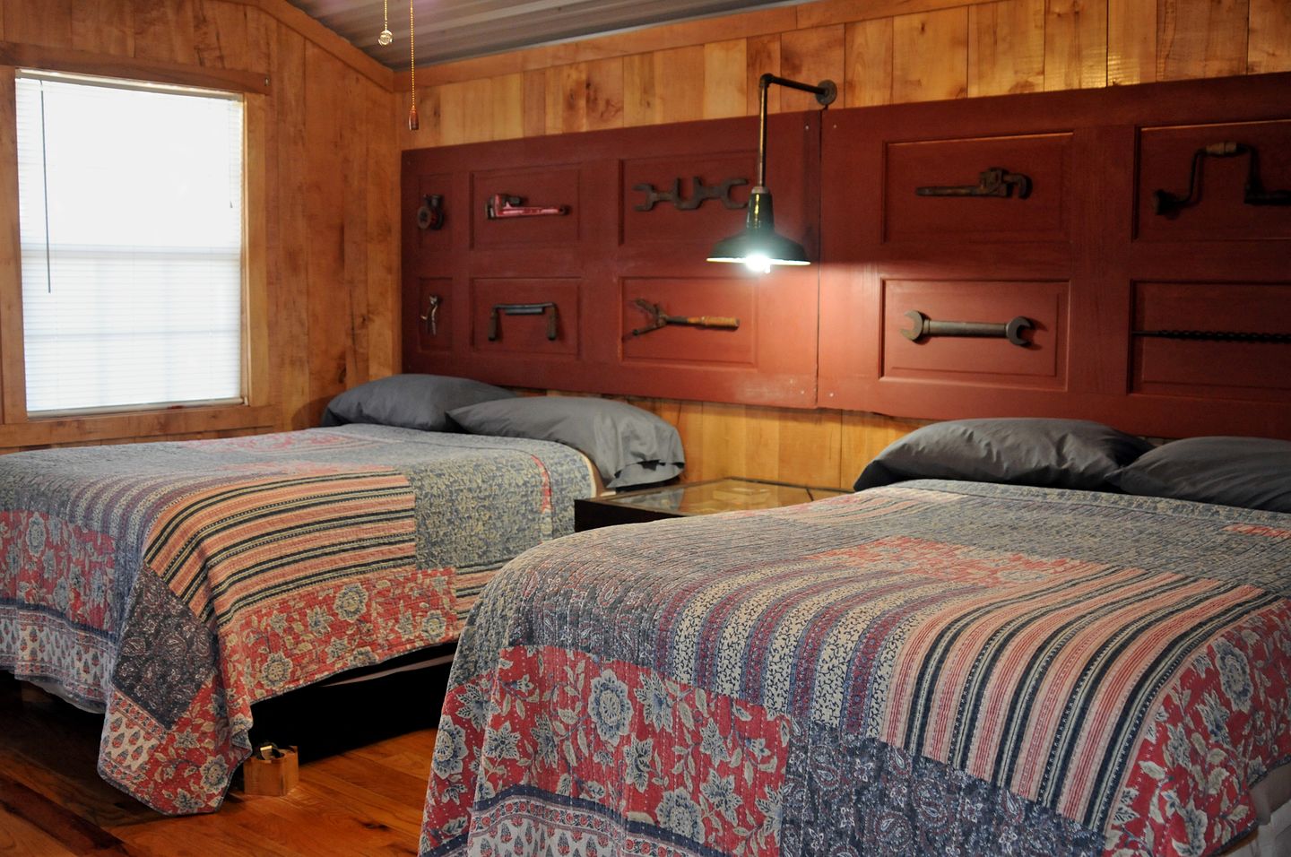 Sparta's Hidden Gem: Unique Views Cabin for an Intimate Escape