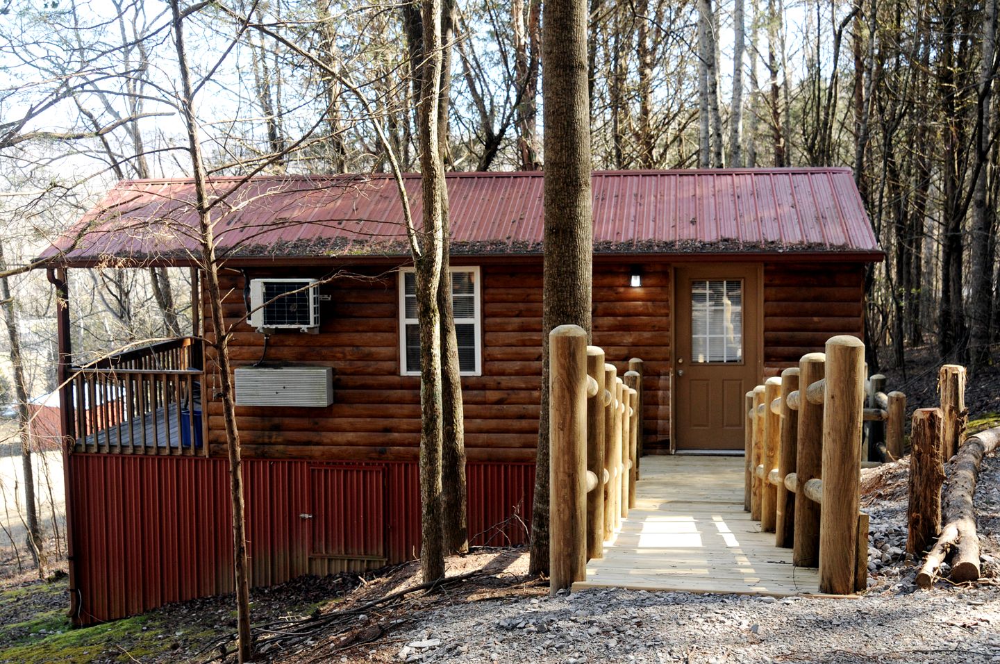 Sparta's Hidden Gem: Unique Views Cabin for an Intimate Escape