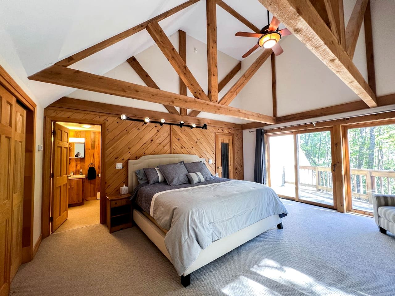 Special Cabin with Barbecue Settled Between Trees in North Conway, New Hampshire