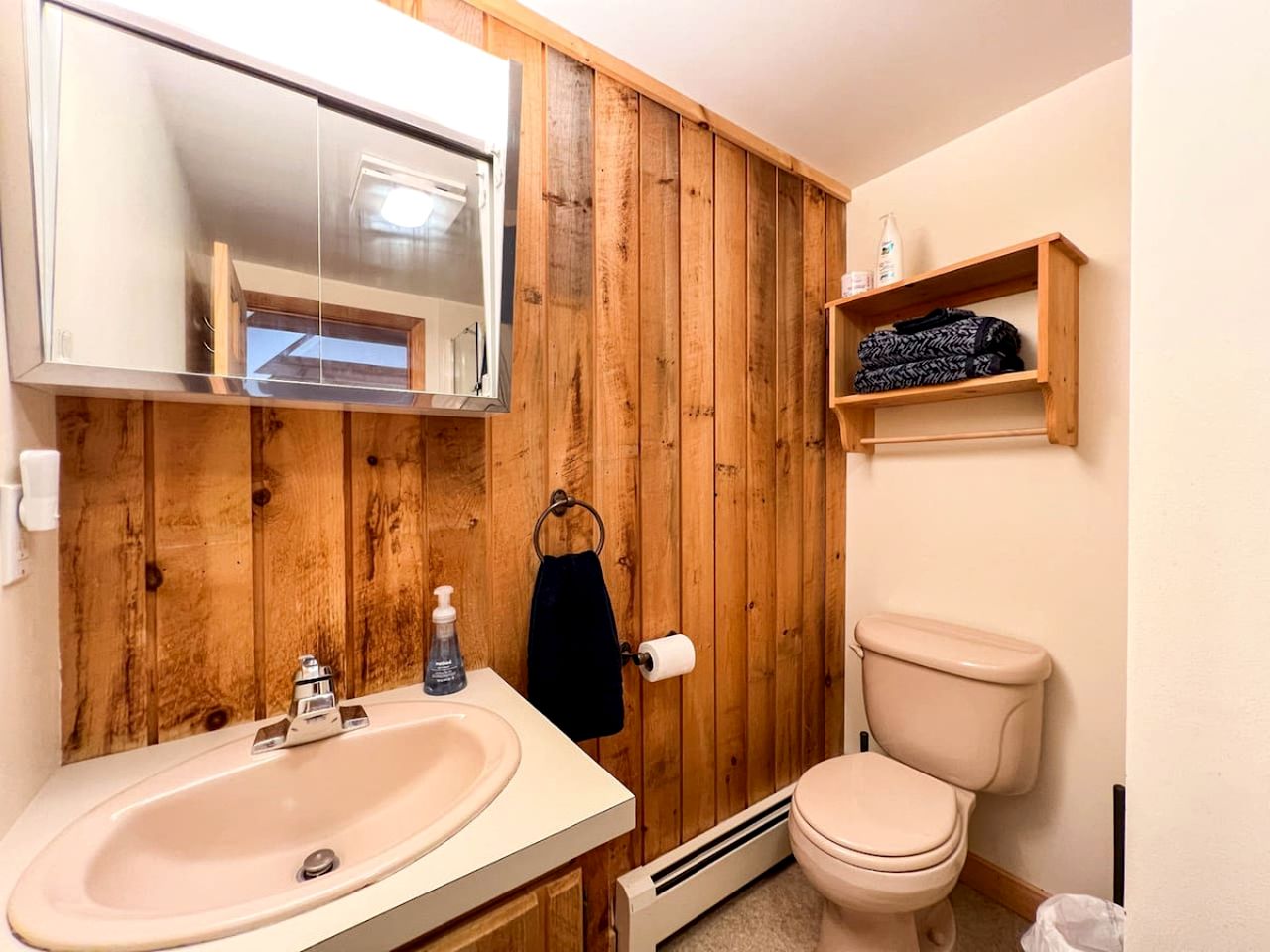 Special Cabin with Barbecue Settled Between Trees in North Conway, New Hampshire