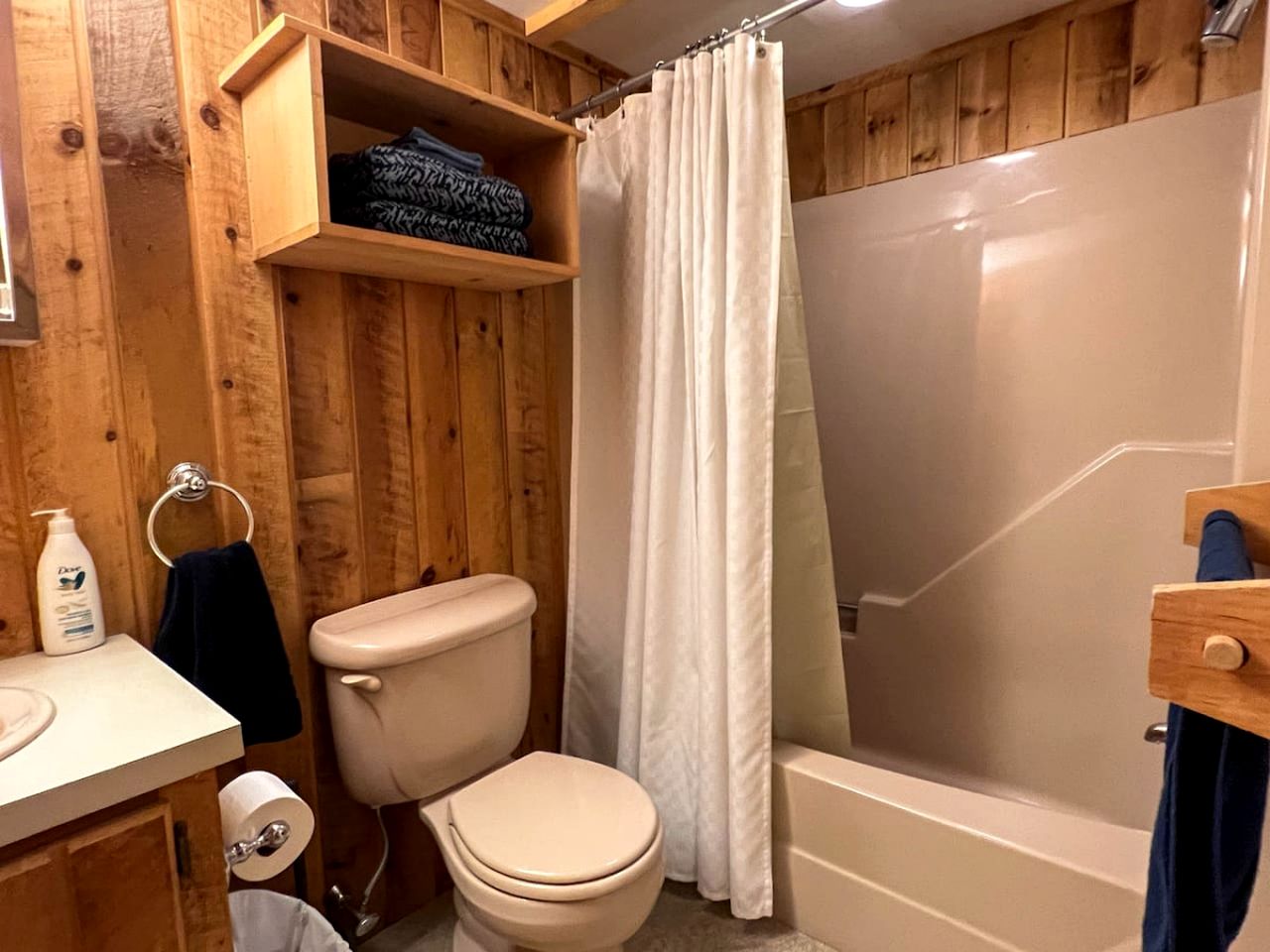 Special Cabin with Barbecue Settled Between Trees in North Conway, New Hampshire