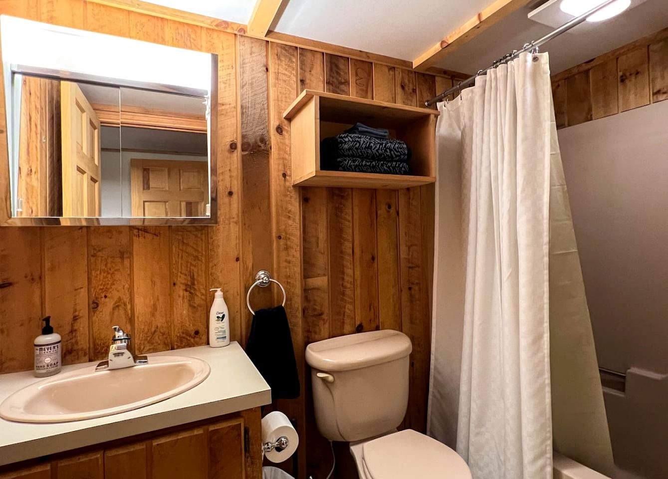 Special Cabin with Barbecue Settled Between Trees in North Conway, New Hampshire