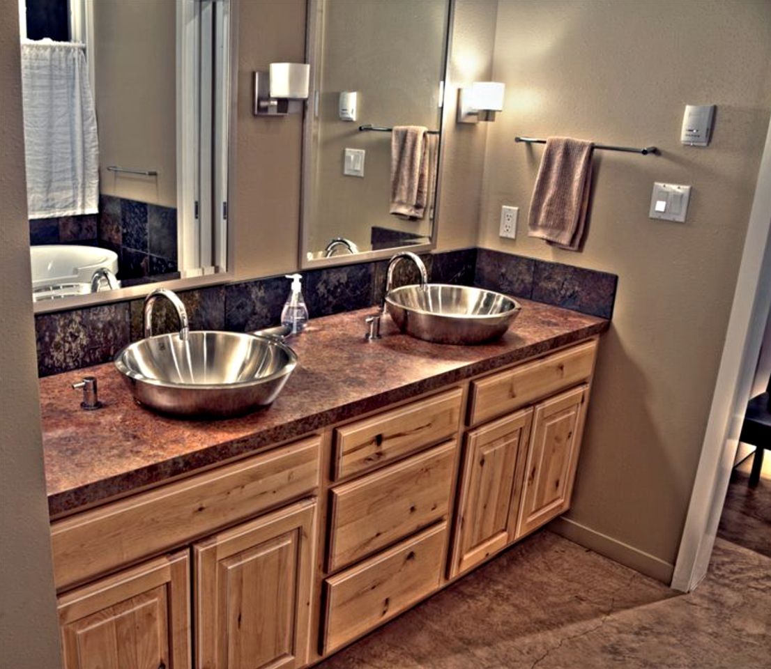 Gorgeous Casita with 360-Degree Views of Abiquiu Lake and Ghost Ranch near Santa Fe, New Mexico