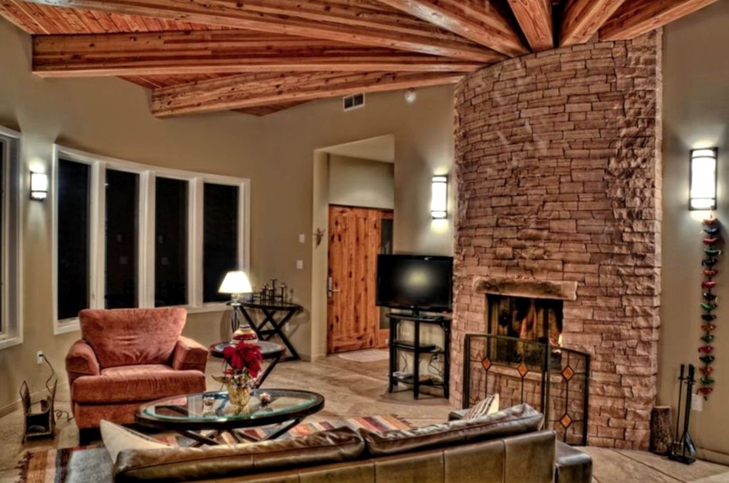 Gorgeous Casita with 360-Degree Views of Abiquiu Lake and Ghost Ranch near Santa Fe, New Mexico