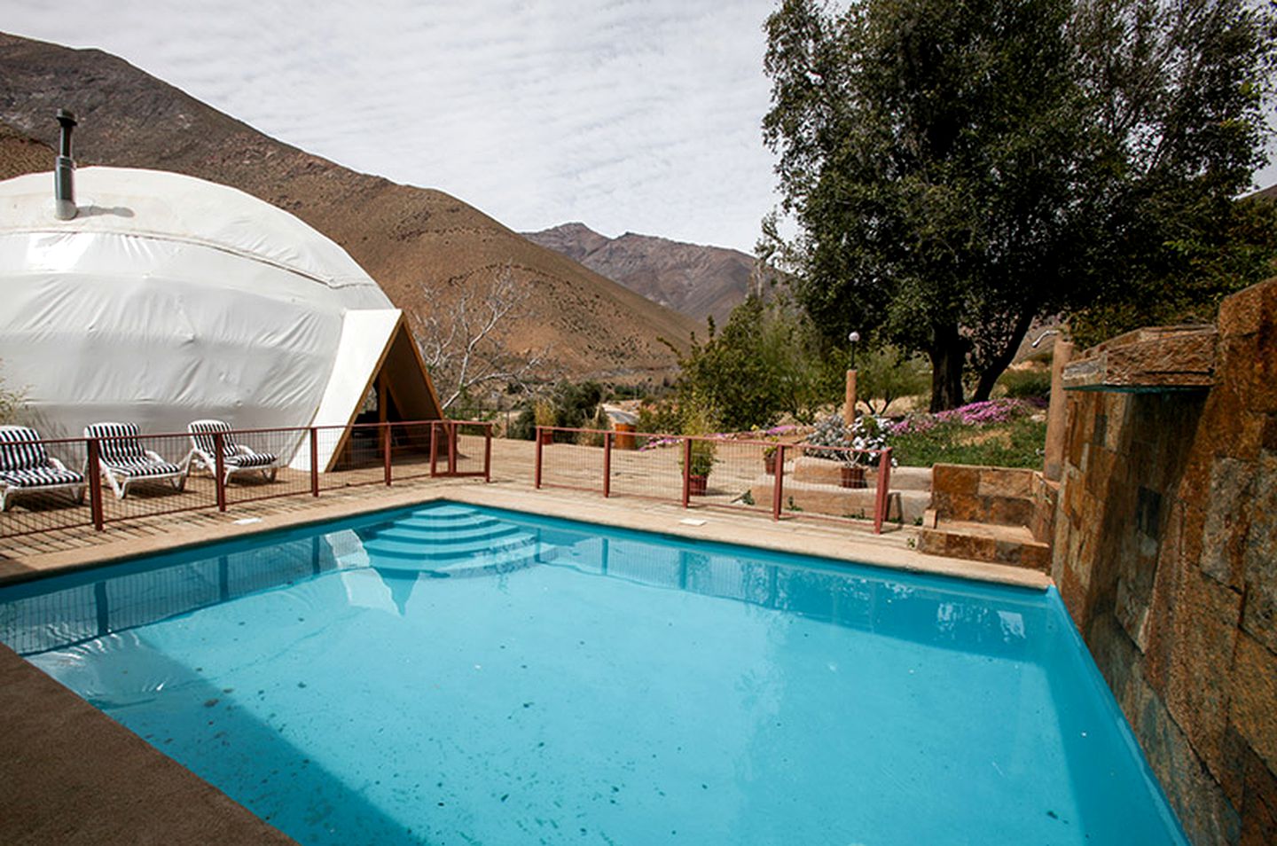 Spectacular Astro-Glamping Dome Getaway near the Puclaro Reservoir in Chile