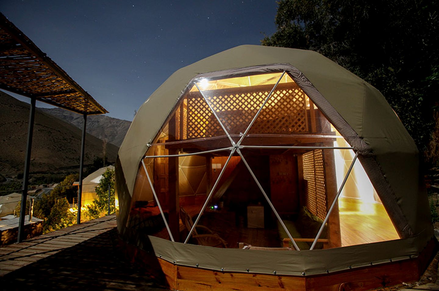 Spectacular Astro-Glamping Dome Getaway near the Puclaro Reservoir in Chile